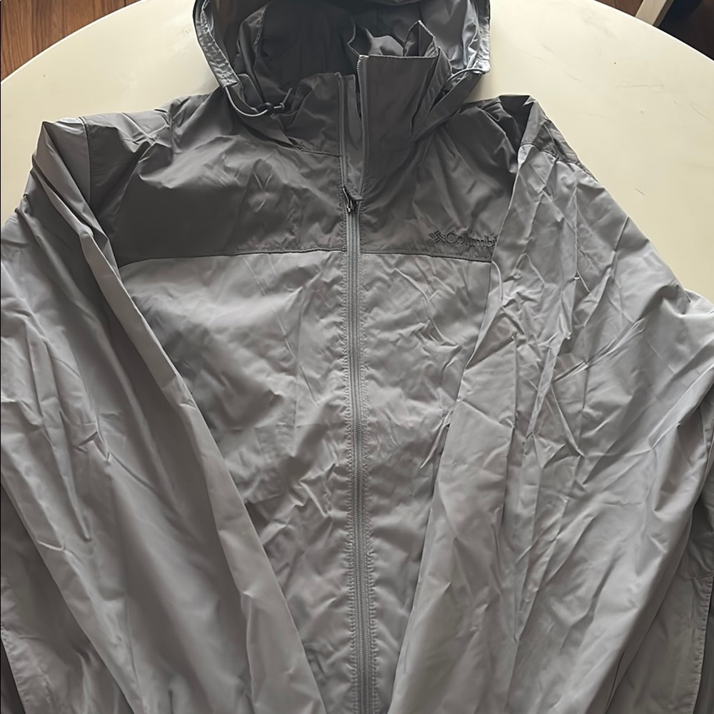 Columbia Gray Raincoat with Hood and Lightweight Design